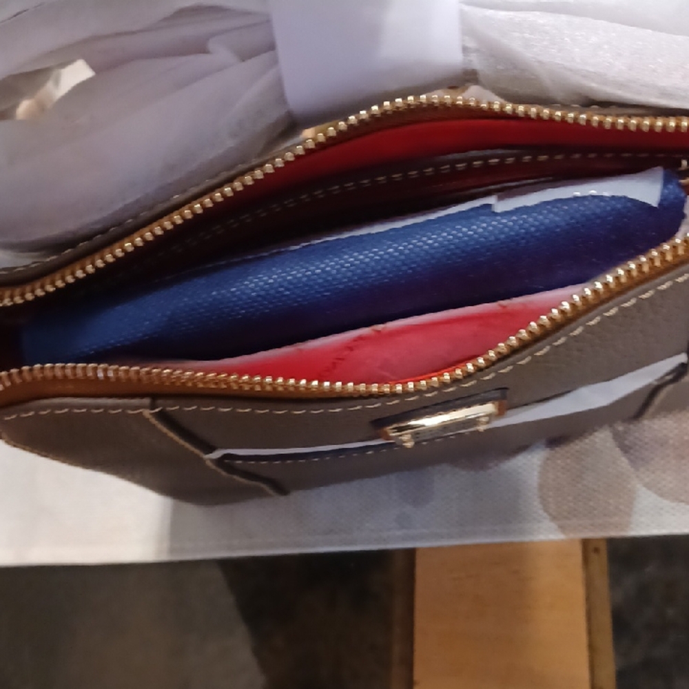 STUNNING Dooney & Bourke 'Lexington' Elephant Colored Crossbody Bag - Picture 8 of 12